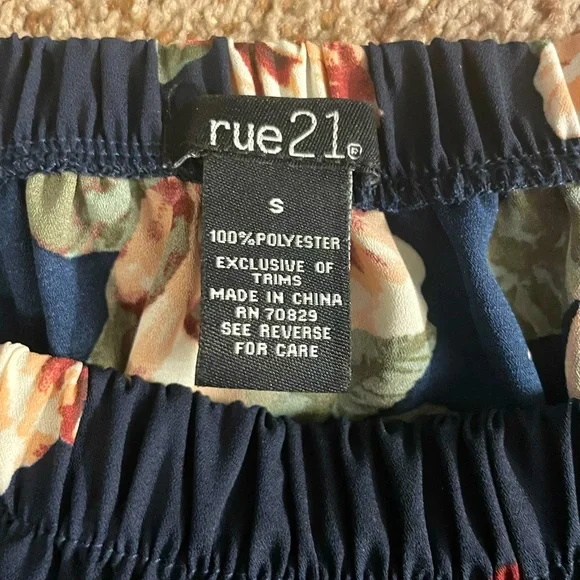 Rue21 Navy Floral Dress - Picture 3 of 3